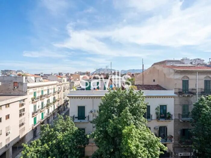 Appartamento con 5 locali in vendita in Via Archimede, Palermo