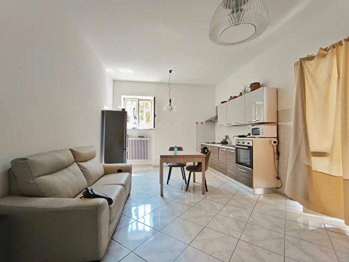 Appartamento trilocale in vendita in Via Felice De Stefano, Solofra