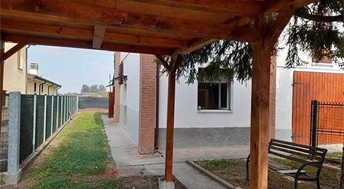 Casa quadrilocale in vendita in Ravarino Via Viazzola, Crevalcore