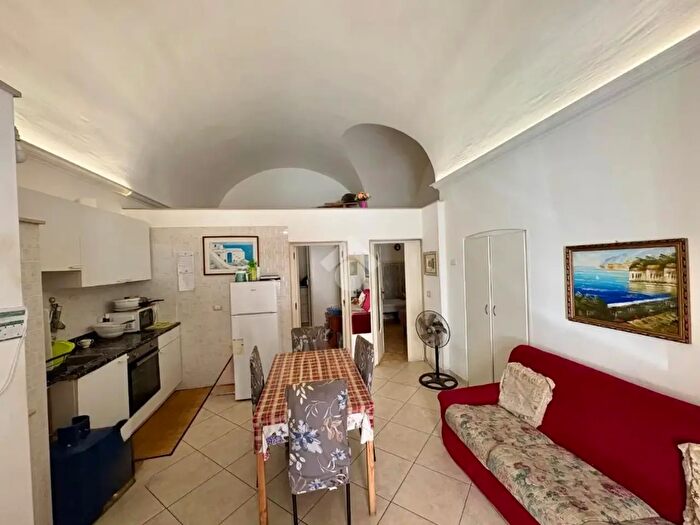 Casa trilocale in vendita in Via Giovanni Bovio, Polignano A Mare