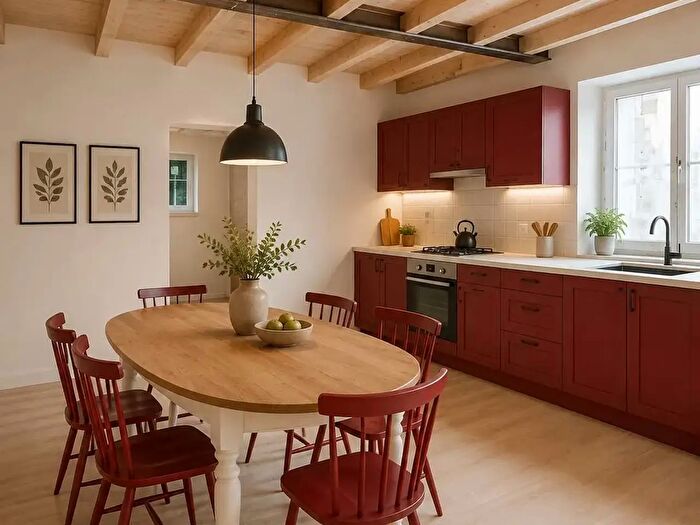 Appartamento trilocale in vendita in Via Cavallotti, Massa
