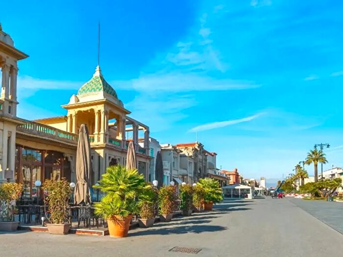 Appartamento trilocale in vendita in Paolina Buonaparte, Viareggio