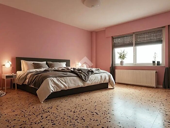 Appartamento trilocale in vendita in Via Giovanni Verneri, Alessandria
