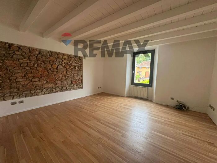 Appartamento trilocale in vendita in Via Lucio Fiorentini, Brescia