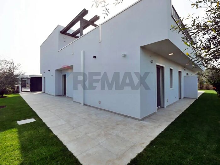 Casa con 8 locali in vendita in Strada Torrebella, Bari