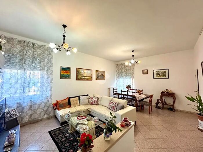 Appartamento con 5 locali in vendita in Via Mameli, Pontedera