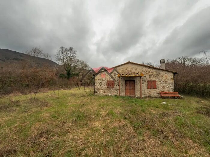 Casa monolocale in vendita in Castelnuovo Val Di Cecina