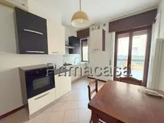 Appartamento trilocale in vendita in Via Adda, Verona