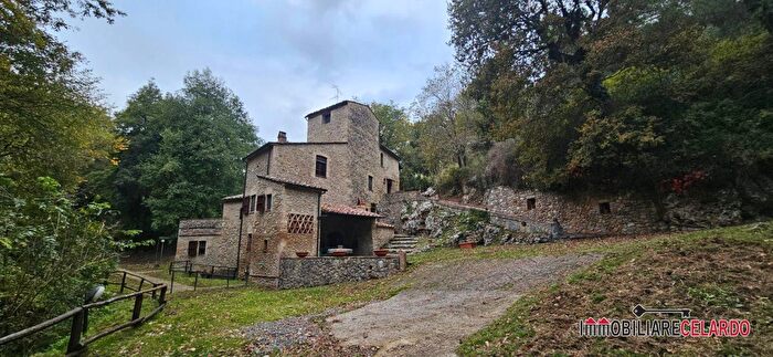 Casa con 12 locali in vendita in San Gimignano