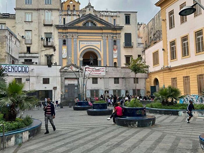 Appartamento monolocale in affitto in piazza MONTECALVARIO, Quartieri Spagnoli, Napoli