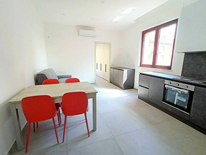 Appartamento bilocale in affitto in Via Rimini, Famagosta, Milano
