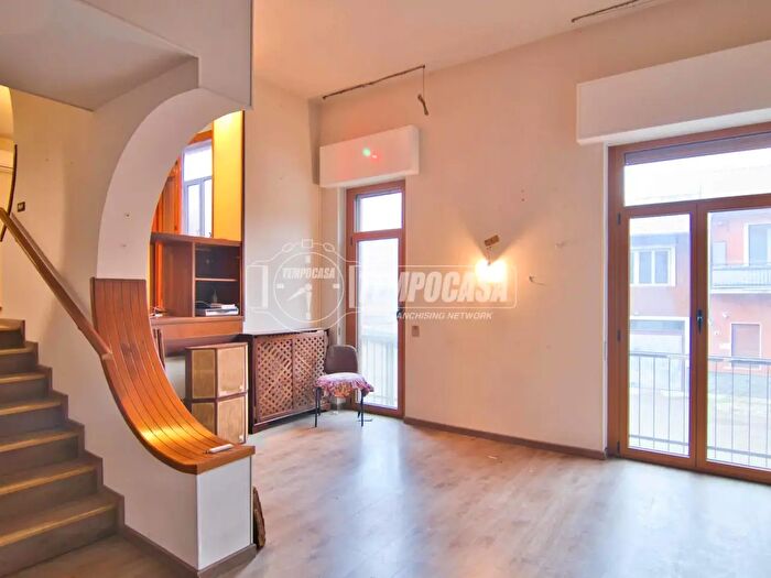 Casa quadrilocale in vendita in Cerano