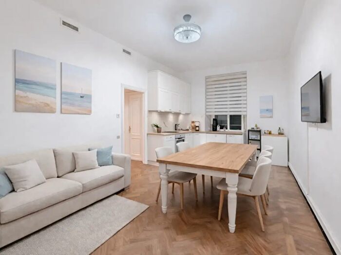 Appartamento quadrilocale in vendita in Via Vincenzo Ricci, Genova