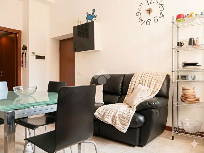 Appartamento bilocale in vendita in Via Guerzoni, Milano