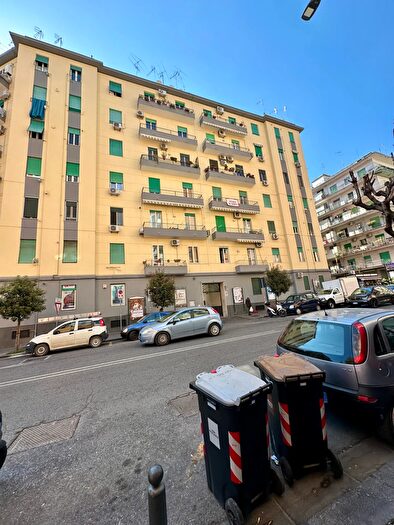 Appartamento quadrilocale in vendita in Via Francesco Cilea, Napoli