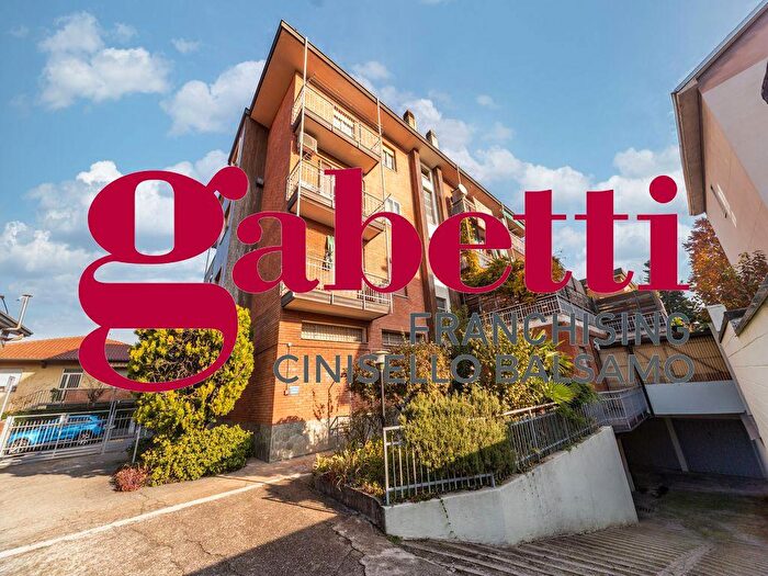 Appartamento trilocale in vendita in Via Gran Sasso, Cinisello Balsamo