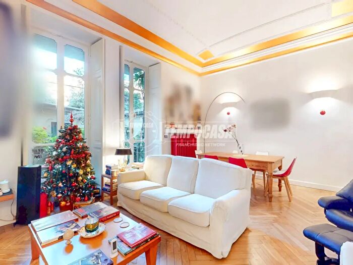 Appartamento con 5 locali in vendita in Via Governolo B, Torino