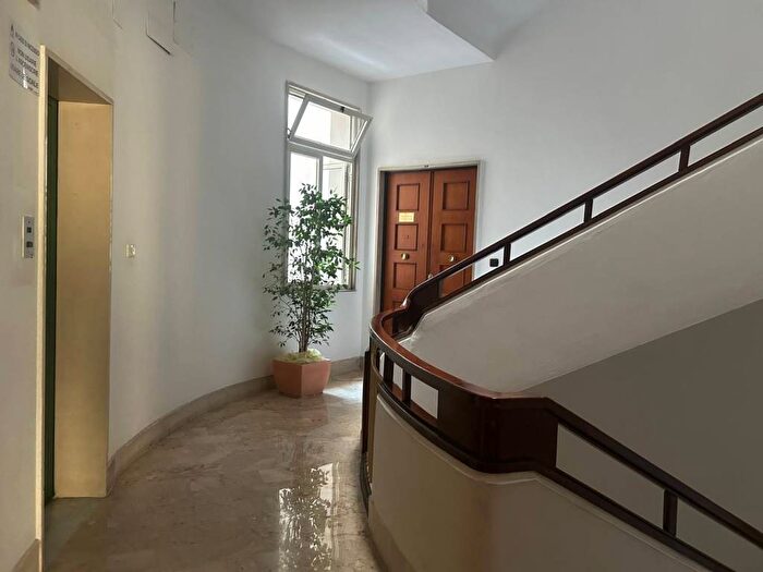 Appartamento trilocale in affitto in Via Armando Diaz, Centro, Salerno