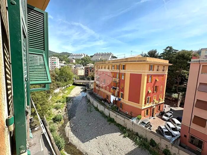 Appartamento quadrilocale in vendita in Via Maria Santissima Ausiliatrice, Genova