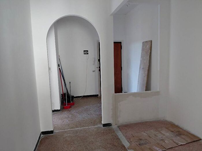 Appartamento trilocale in affitto in Via Arturo Salucci, Sampierdarena, Genova