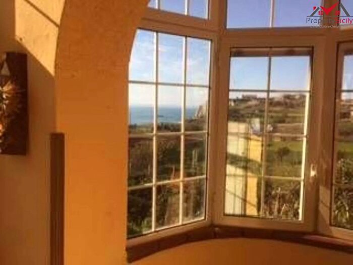 Casa con 6 locali in vendita in Scavuzzo, Realmonte