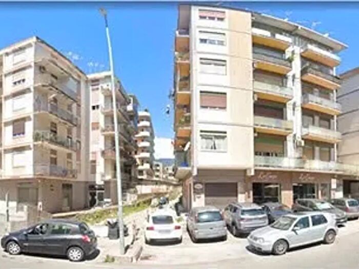 Appartamento quadrilocale in affitto in Via Adolfo Celi, Messina