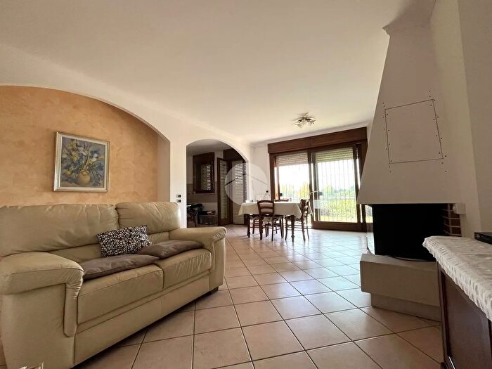 Casa quadrilocale in vendita in Viale Livenza, Rimini