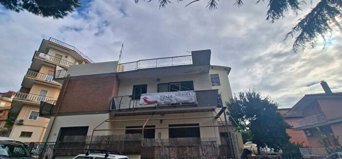 Appartamento trilocale in vendita in Via Edmondo De Amicis Genzano di Roma, Genzano Di Roma