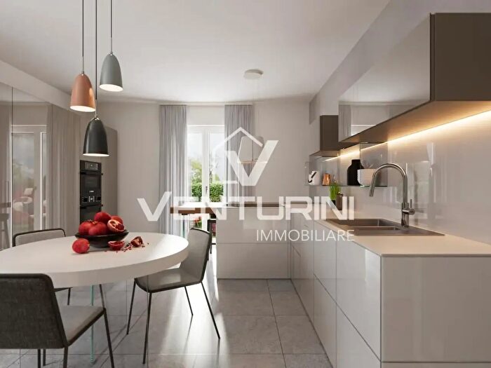 Appartamento trilocale in vendita in Via Pianello del Lario, Roma