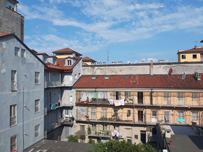 Appartamento monolocale in affitto in via Fratelli Calandra, Via della Rocca, Torino