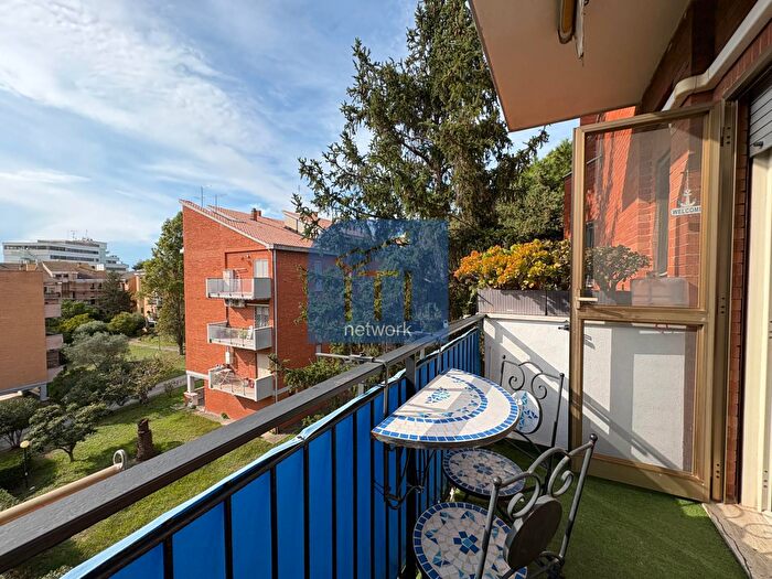 Appartamento quadrilocale in vendita in Via Varrone, Pomezia