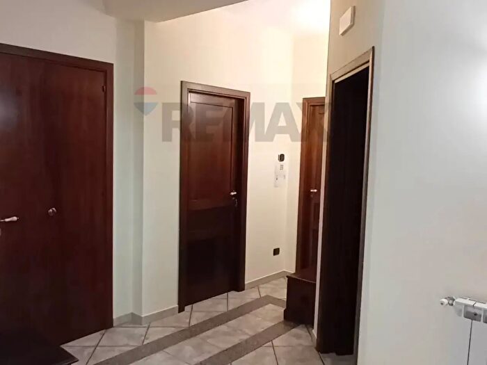 Appartamento con 5 locali in affitto in Via Pistoia, Bronte