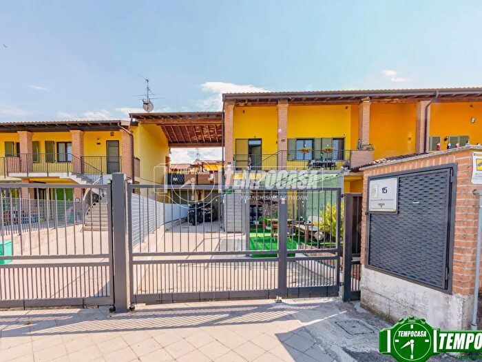 Casa trilocale in vendita in Via Giotto, Albuzzano