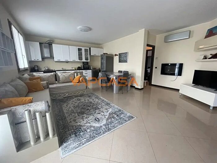 Appartamento trilocale in vendita in Via Colombera, Romano Di Lombardia