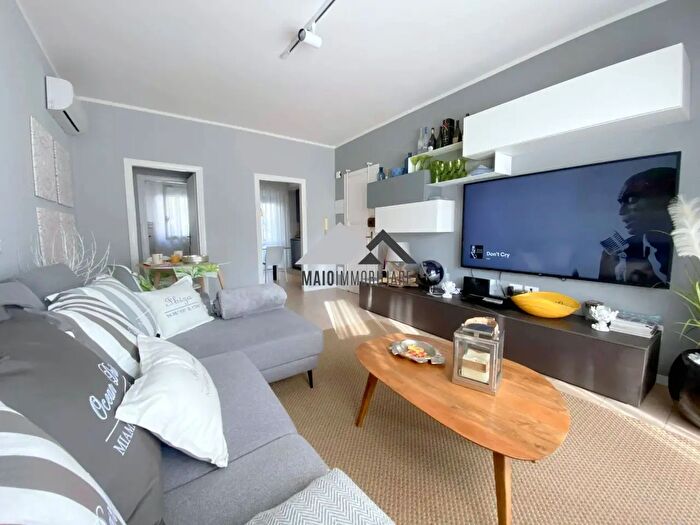 Appartamento trilocale in vendita in Viale Derna, Riccione