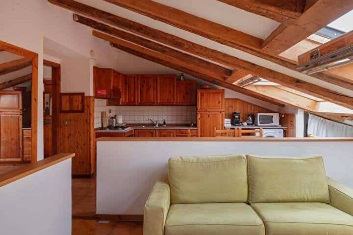 Appartamento trilocale in affitto in Via Emo Tarabochia, Largo Barriera Ospedale Maggiore, Trieste