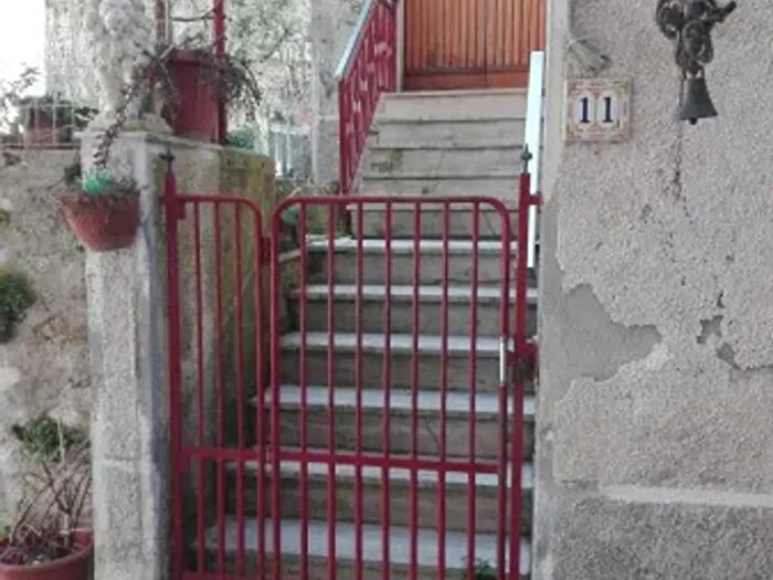 Casa quadrilocale in vendita in Via Roma, Fiuminata