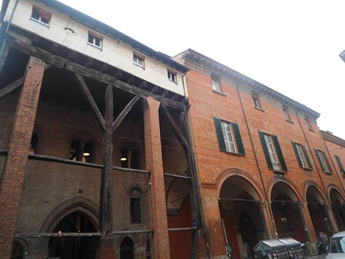 Appartamento quadrilocale in affitto in Via Santo Stefano, Centro Storico, Bologna