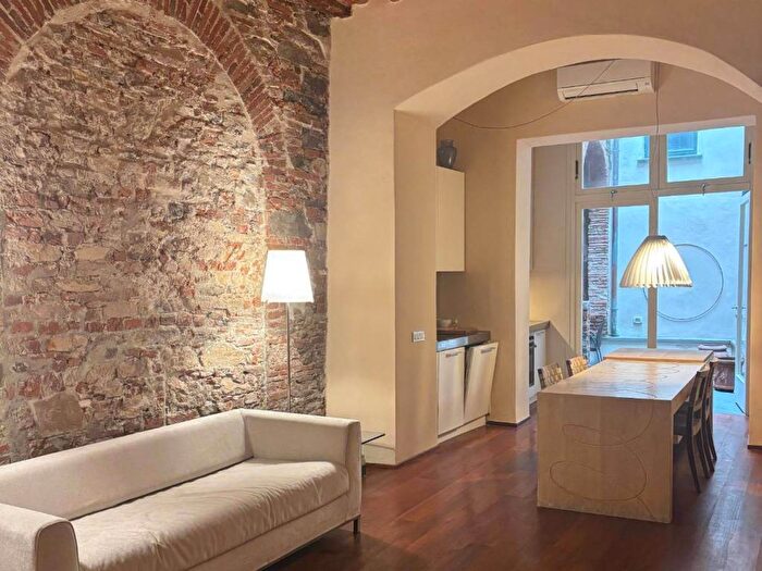 Appartamento bilocale in affitto in Via della Fratta, Piazza Anfiteatro Torre Guinigi, Lucca