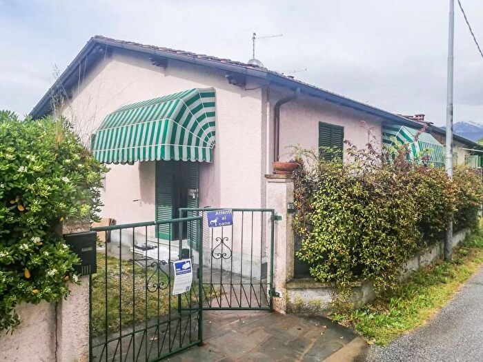 Casa quadrilocale in affitto in Via G Viner, Centro, Forte dei Marmi