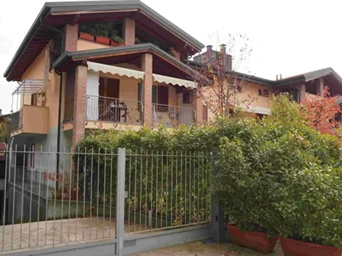 Casa quadrilocale in vendita in Via Fontana Mora, Sesto Calende
