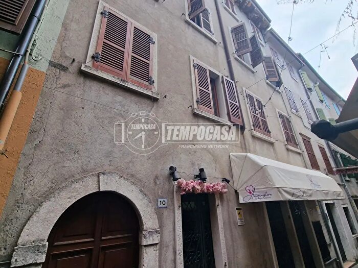 Appartamento bilocale in vendita in Via Garibaldi, Garda