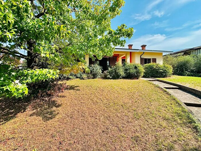 Casa quadrilocale in vendita in Via Federico Garcia Lorca, Castiglione Delle Stiviere