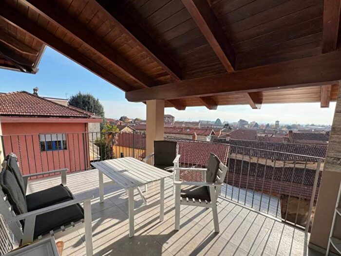 Appartamento trilocale in affitto in Piazza Ubertini, Centro, Caluso