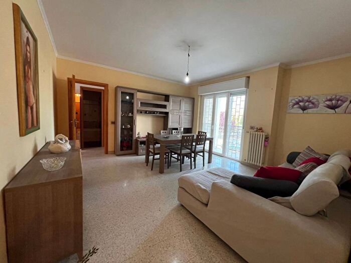 Appartamento quadrilocale in affitto in Via Pasquale Tuozzi, Torraccia, Roma