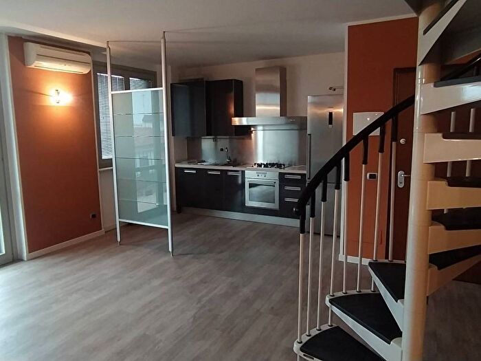 Appartamento bilocale in affitto in Via Vittorio Emanuele II, San Martino in Strada