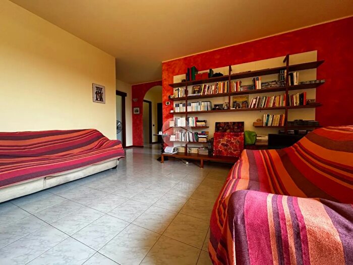 Appartamento trilocale in vendita in Via Umberto I, Pessano Con Bornago