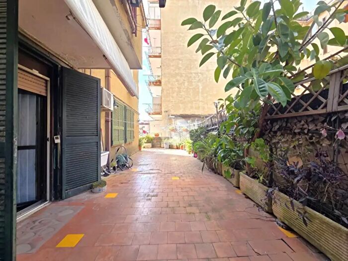 Appartamento quadrilocale in vendita in Via Luigi Settembrini, Casoria