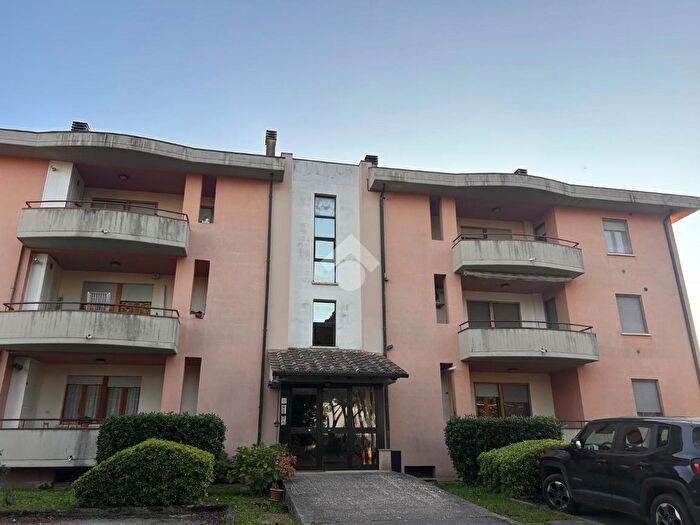 Appartamento con 5 locali in vendita in Via Giovanni Pascoli, Deruta