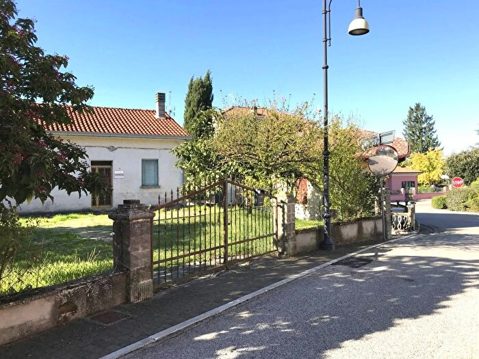 Casa quadrilocale in vendita in Via Delicata Vicalvi Frosinone, Vicalvi